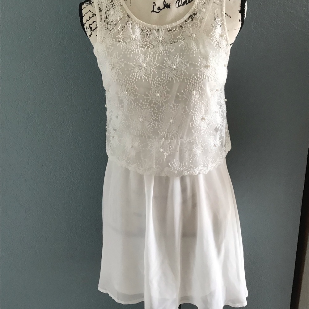 Francesca’s white dress